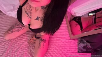 Vanessa / diekleinevanessa nude photo #23