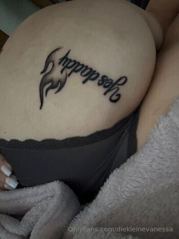 Vanessa / diekleinevanessa nude photo #38