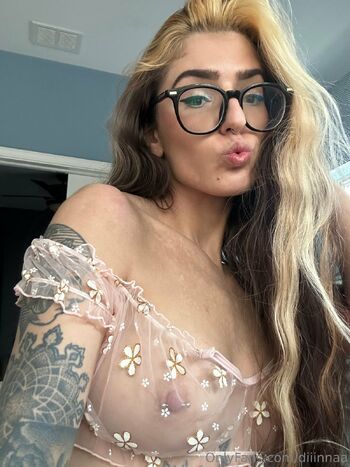 Spooks / diiinnaa nude photo #7