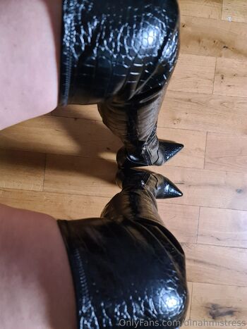 Dominatrix Dinah - Dominant Hot Wif / dinahmistress nude photo #6