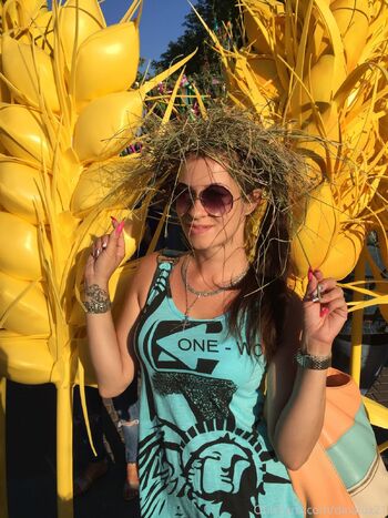 Diana Crof / dinalux21 nude photo #1