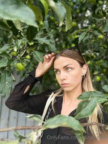 Dindin / dindondin nude photo #2