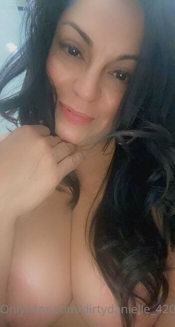 DirtyDanielle42 / dirtydanielle_420 nude photo #9