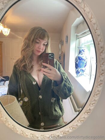 Soft DD gf / dirtydicegoblin nude photo #1