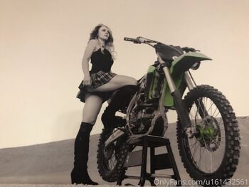 Brandi-Lyn / dirtygirl42069 nude photo #26