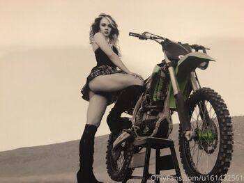 Brandi-Lyn / dirtygirl42069 nude photo #27