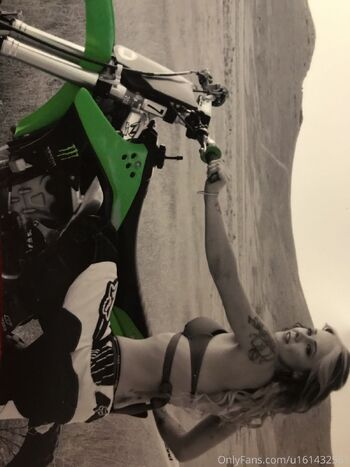 Brandi-Lyn / dirtygirl42069 nude photo #35