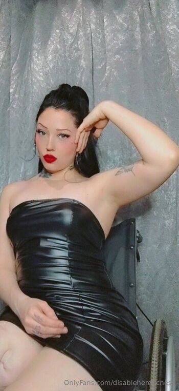 Chirle / disablehereticness nude photo #22