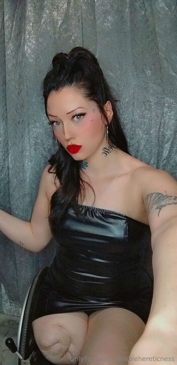 Chirle / disablehereticness nude photo #23