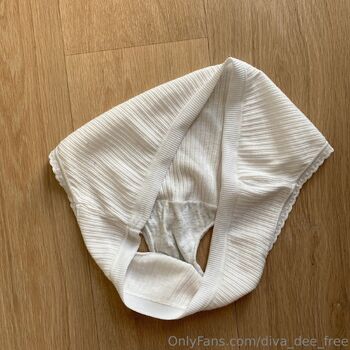 Little Dee FREE / diva_dee_free nude photo #10