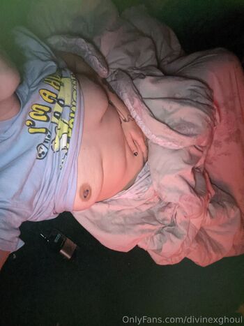 Gloom Graves / divinexghoul nude photo #2