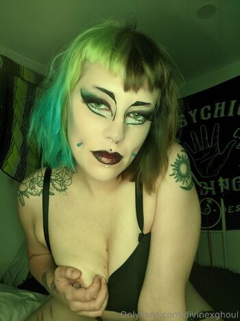 Gloom Graves / divinexghoul nude photo #10