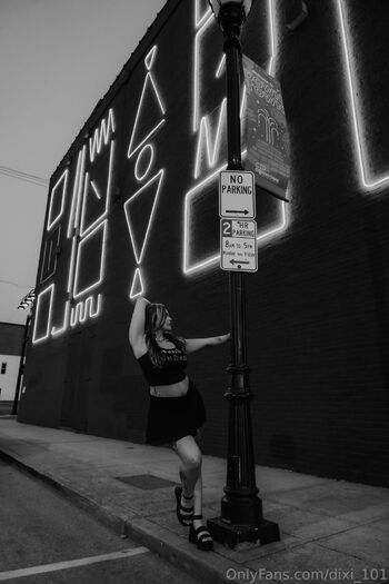 Dixi10 / dixi_101 / dixi_i101 nude photo #2