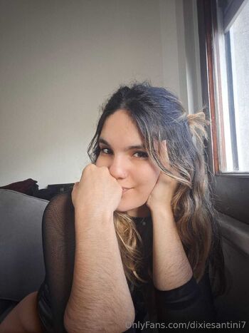 𝐊𝐢𝐧𝐤𝐲 𝘿𝙄𝙓𝙄𝙀 / dixiesantini7 nude photo #6