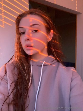 Dixy Shmixy / dixyshmixy nude photo #38