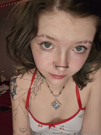 Dizz / diz_diz nude photo #17