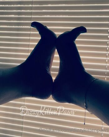 Dizzy Kitte / dizzykittenpaws nude photo #4