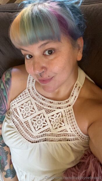 Dizz / dizzytypebroad nude photo #2