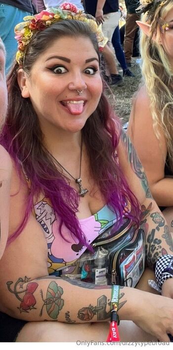 Dizz / dizzytypebroad nude photo #11