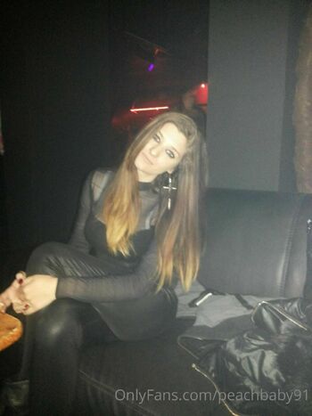 DZHULI / djuly91 nude photo #4