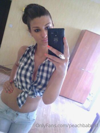 DZHULI / djuly91 nude photo #6