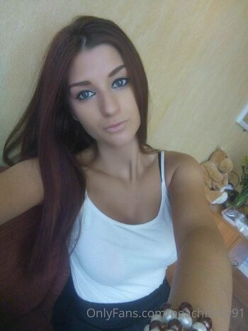 DZHULI / djuly91 nude photo #10