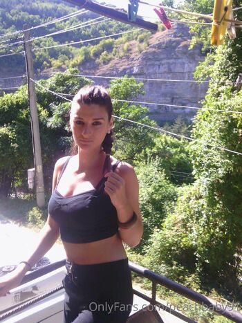 DZHULI / djuly91 nude photo #13