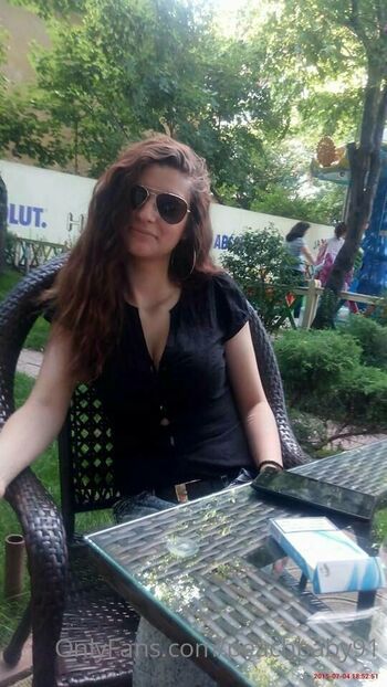 DZHULI / djuly91 nude photo #16