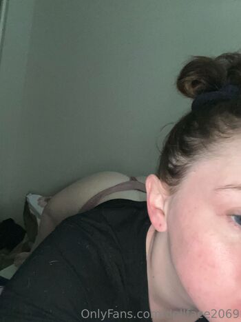 Sa / dollface2069 nude photo #19