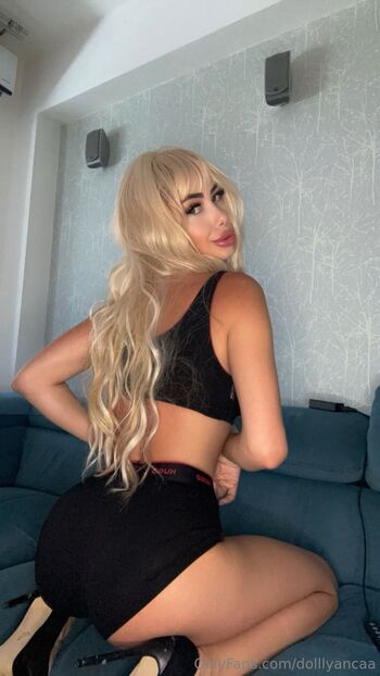 Doll / dolllyancaa nude photo #9