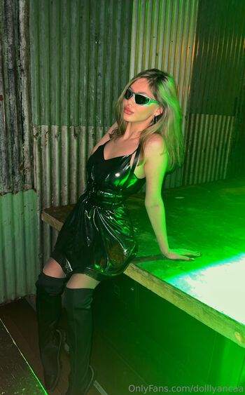 Doll / dolllyancaa nude photo #25