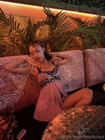 daliah / dolllyfied nude photo #28