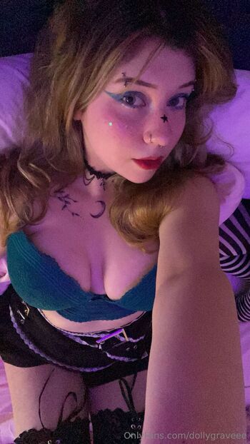 Doll / dollygraveee nude photo #4