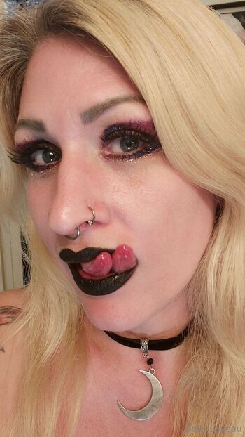 Dolly Lavea / dollylaveau nude photo #19