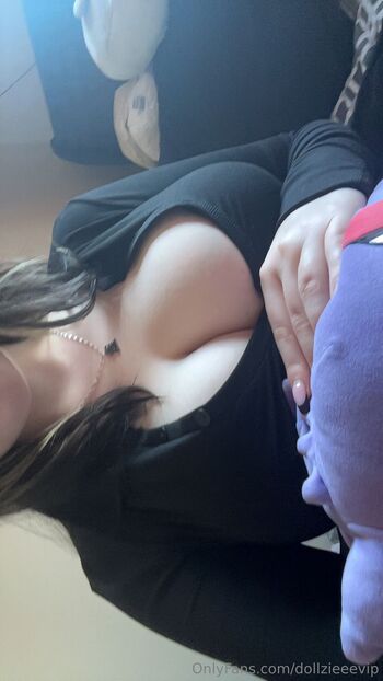 Doll / dollzieeevip nude photo #28