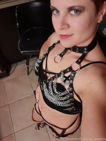 Dominatrix Angelica Indig / dominatrix_indigo nude photo #25