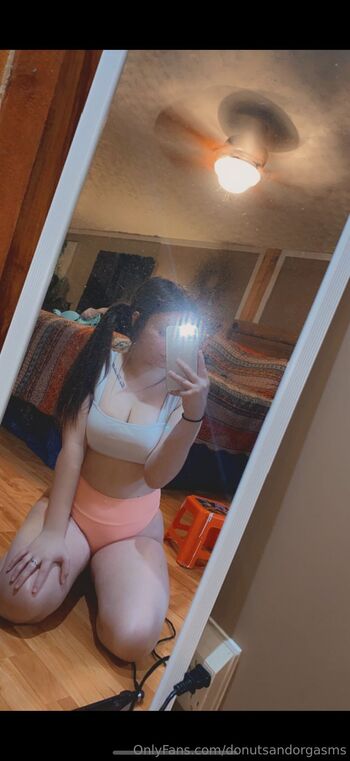 pe / donutsandorgasms nude photo #4