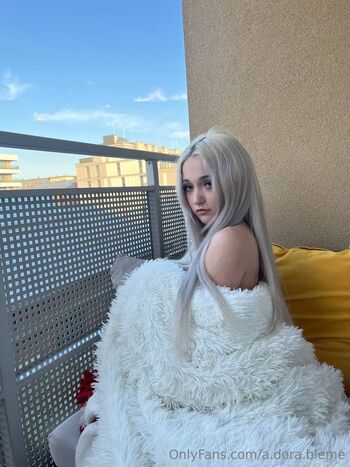 Dora / dorapho_bia nude photo #3