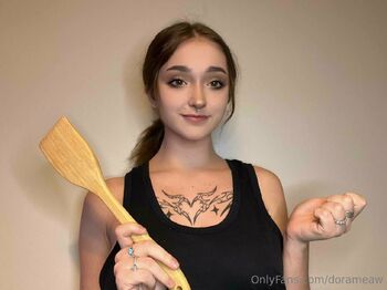 Dora / dorapho_bia nude photo #11