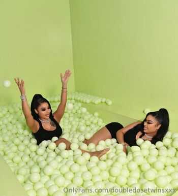 DoubleDoseTwin / doubledosetwinsxxx nude photo #15