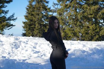 Dori / doviaclaire nude photo #12