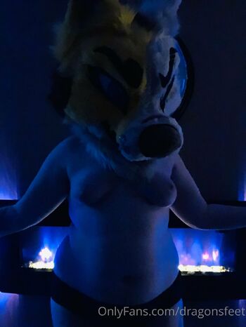 Luna Bell / dragonsfeet nude photo #9