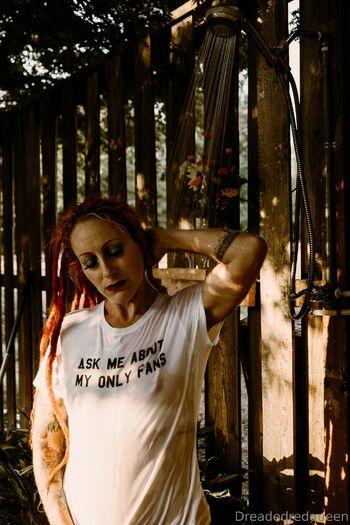 Dreaded Red Quee / dreadedredqueen.free nude photo #3