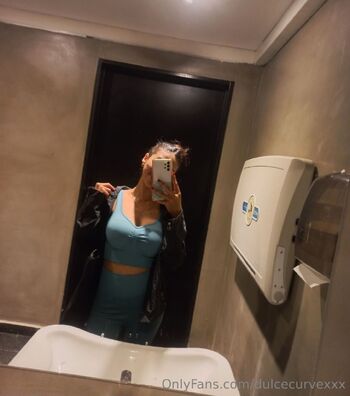 Karee / dulcecurvexxx / karennnp_ nude photo #1