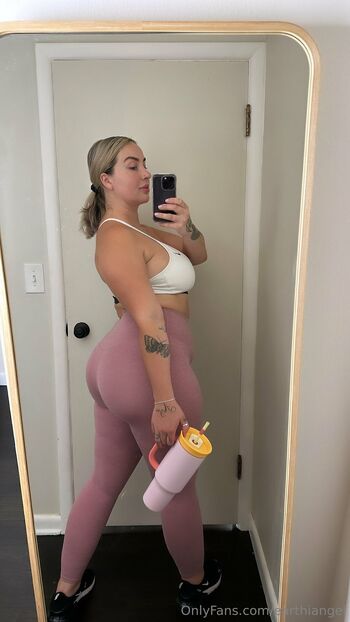 Adrienne / earthiangel nude photo #3