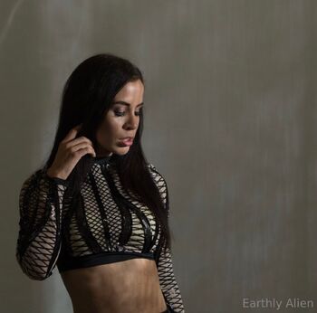 EARTHLY ALIEN / earthlyalien nude photo #1