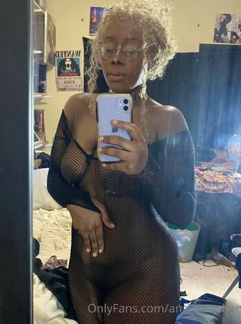 Bribri / ebunnybri nude photo #8