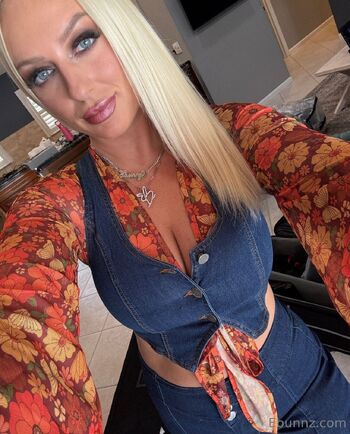 Elana Bunn / ebunnzvip / ebunnzbackup / xxxebunnz / ebunnz_ nude photo #17