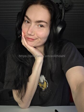 Your Online Girlfrien / edithdahl / makesyoucum69 nude photo #1