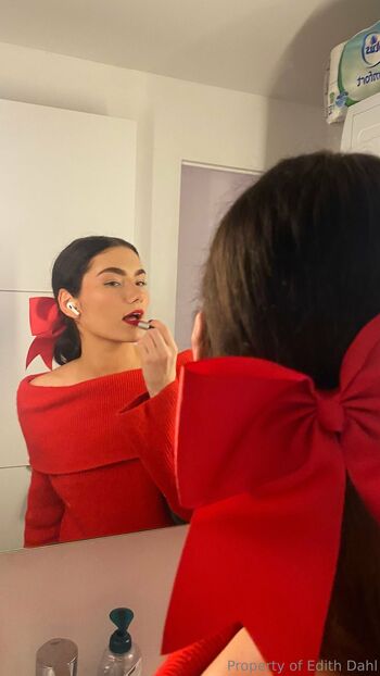 Your Online Girlfrien / edithdahl / makesyoucum69 nude photo #12